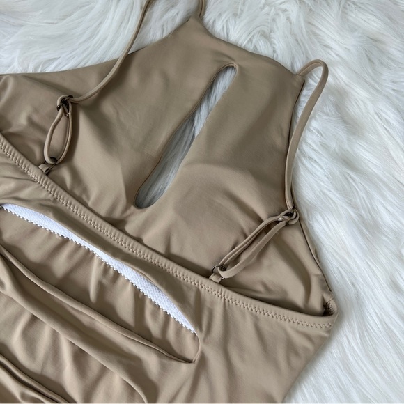 Becca Virtue High Neck Key Hole Front One Piece Swimsuit Tan Color Size Large - Picture 5 of 16